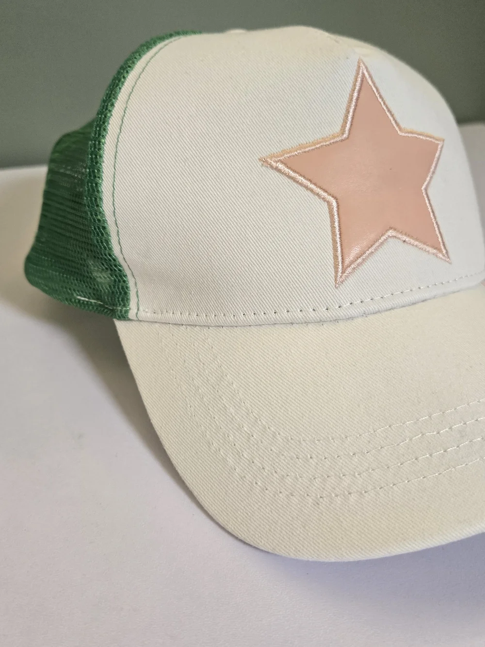 NWOT Vintage Havana White Trucker Hat Pink Star Green Mesh Cap